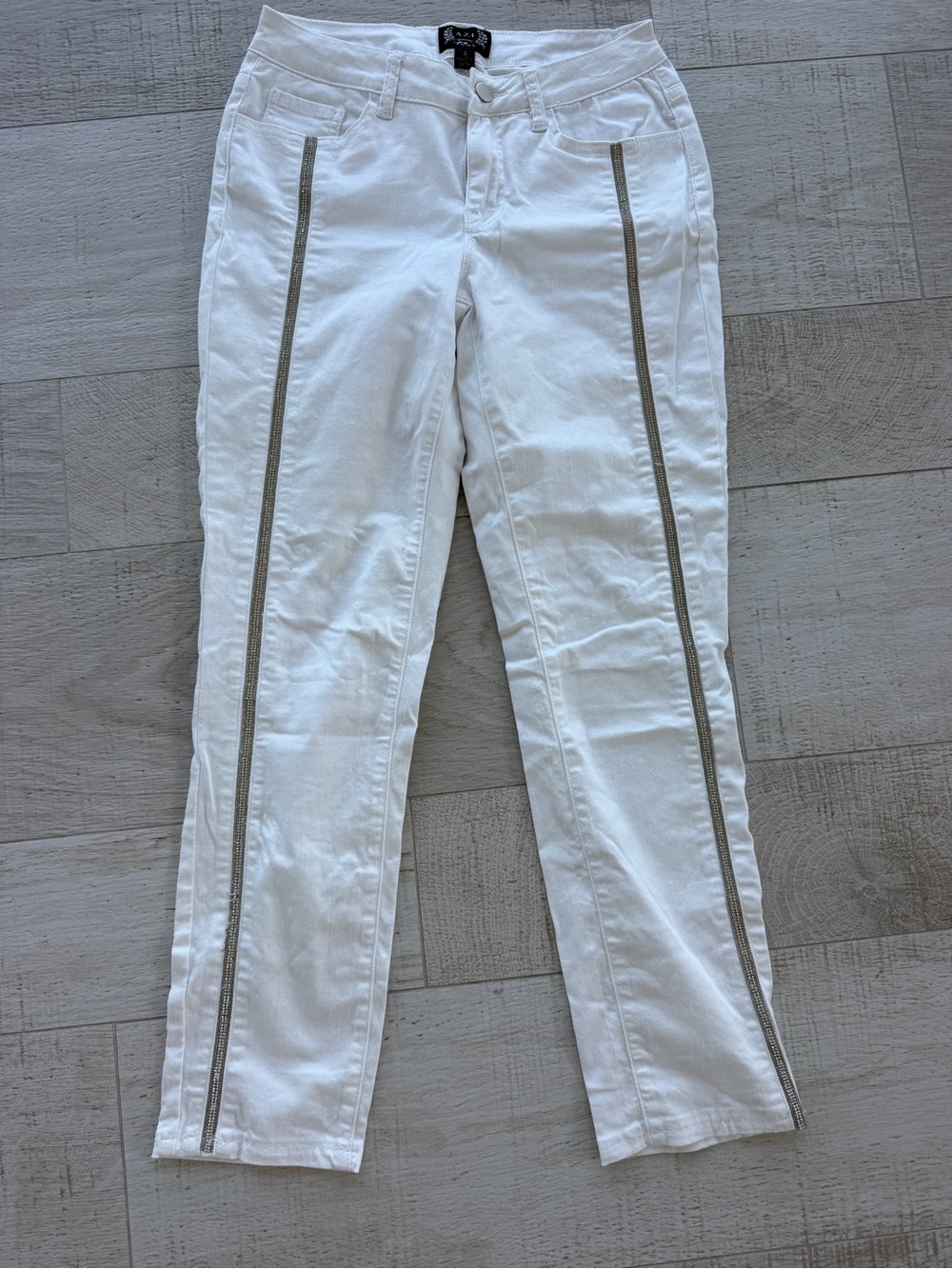 A.Z.I. Women’s White Jeans with crystal Side Stripe